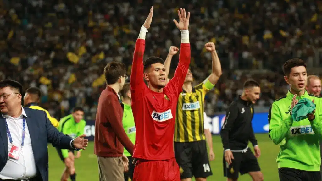 Рафаэль Уразбахтин Темірлан Анарбековтың "Қайраттағы" болашағы туралы айтты / Фото: Қайрат ФК