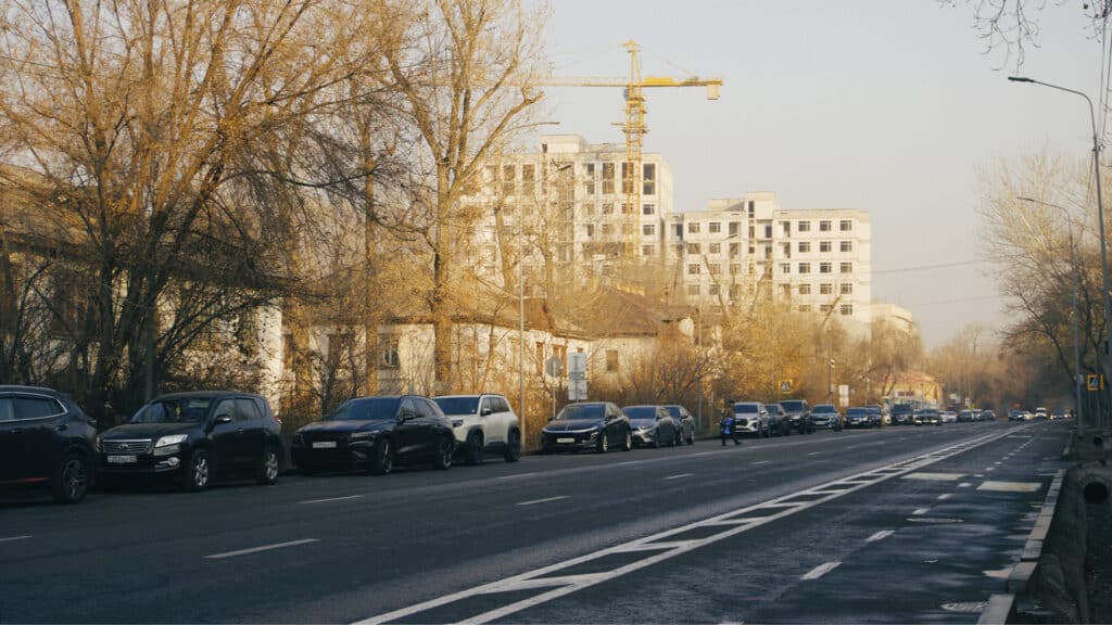 Алматы опережает Астану по количеству легковых авто в 1,5 раза