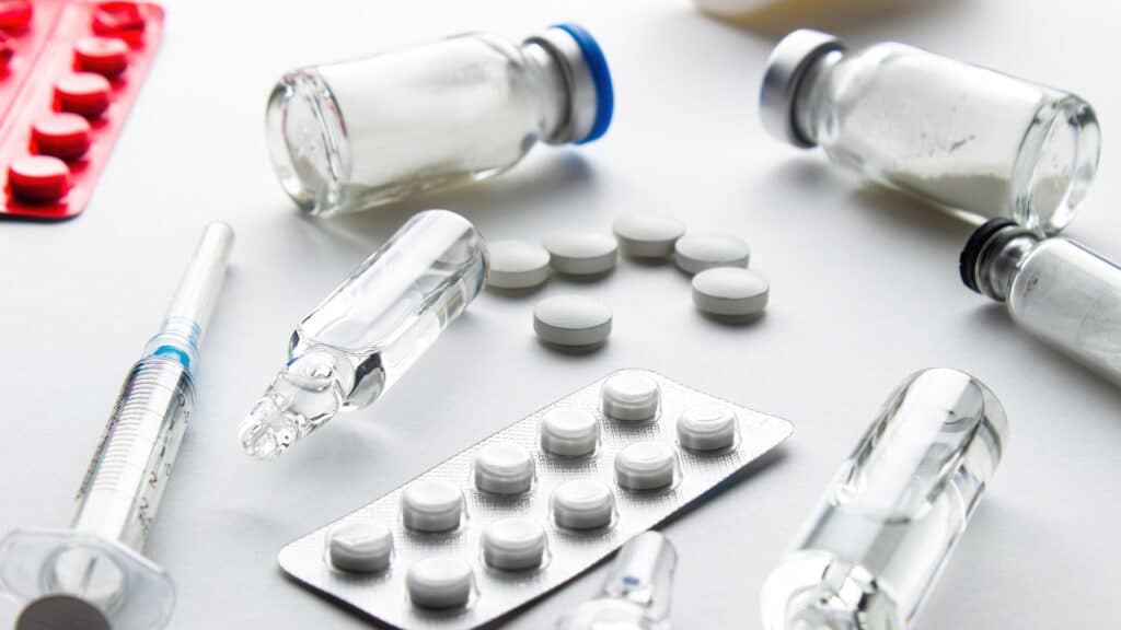 В Казахстане массово отменили НДС на лекарства и лечение