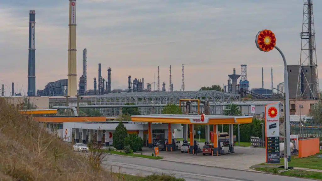 KMG International вышла в прибыль по итогам 2025 года после убытка ранее/КМГ, бильд-редактор: Милош Муратовский