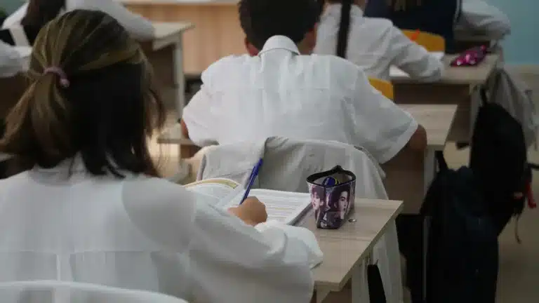 Мектепте есірткі сатқандар өмір бойына сотталады