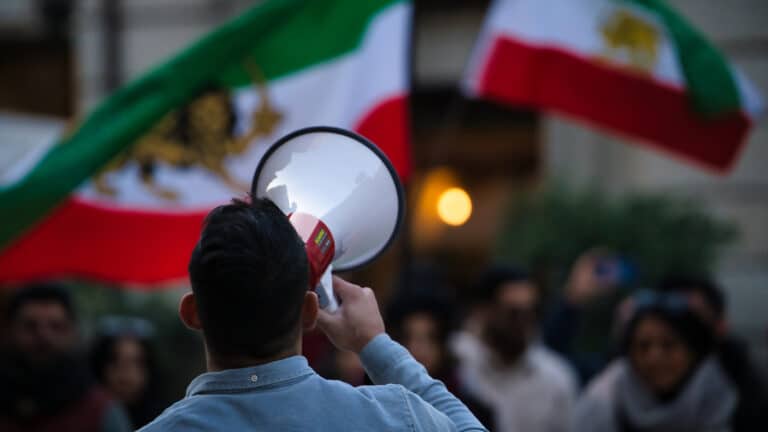 Ирандағы халық көтерілісі кезінде 2 мыңнан астам адам қаза тапты