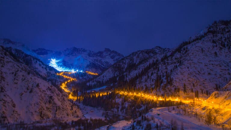 Кадры вечернего Шымбулака впечатлили пользователей Казнета