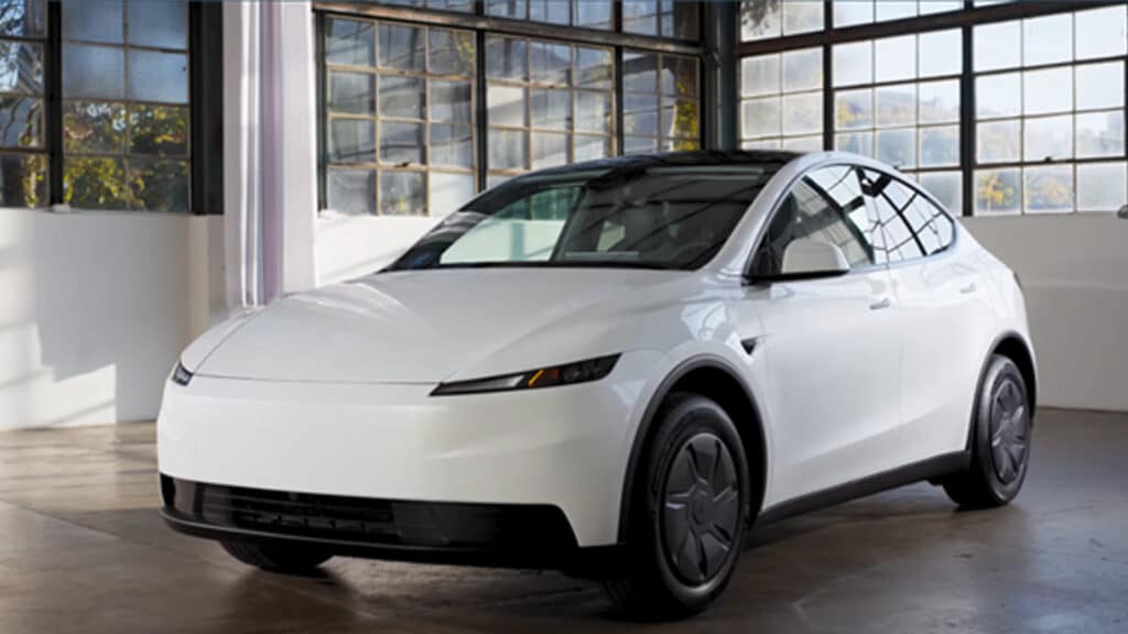 Tesla готовит упрощенные версии Model Y и Model 3 для Китая