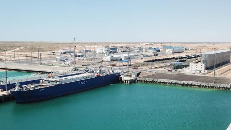 Kazakhstan and China negotiate billion-dollar project on the Caspian coast