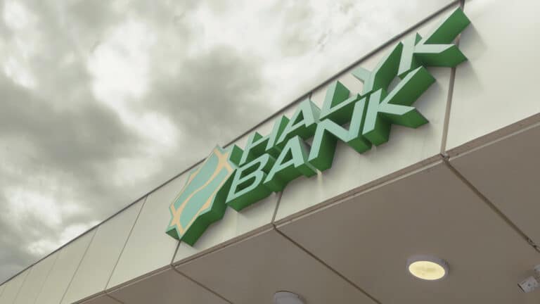 Брат Кожамжарова хочет договориться с Halyk Bank после ареста его имущества