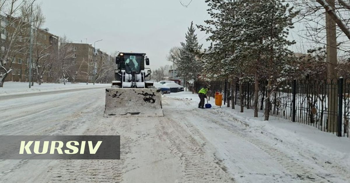 В Астане в круглосуточном режиме продолжаются снегоуборочные работы