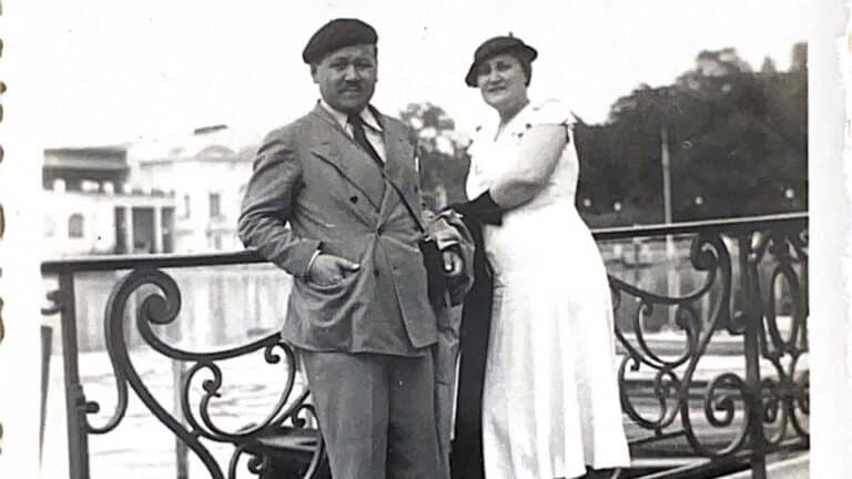 Мұстафа мен Мәриям Шоқай альбомы музейге тапсырылды (фото)