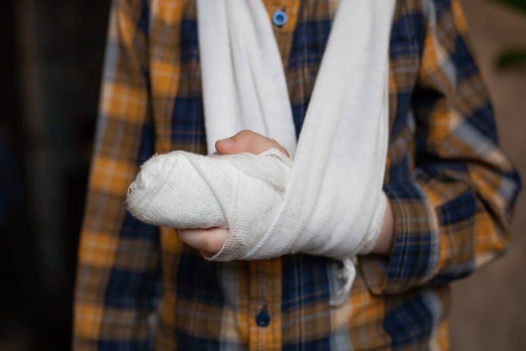 В Жамбылской области солдат-срочник чуть не лишил себя пальцев