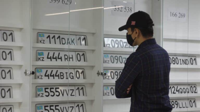 Бір күн ішінде 11 мыңға жуық қазақстандық «VIP» нөмірге тапсырыс берді