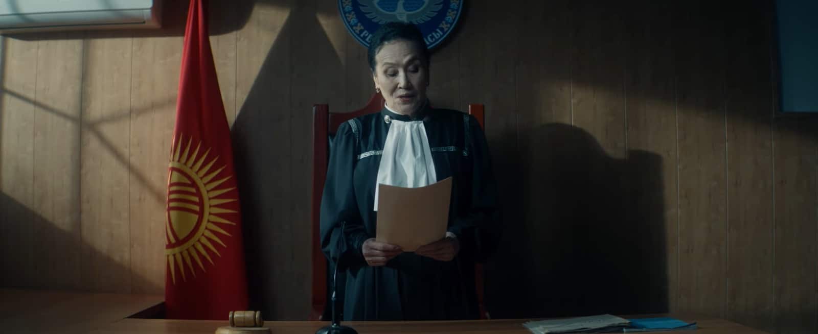 Самый тупой полицейский в мире ловит маньяка в триллере «Ойын»