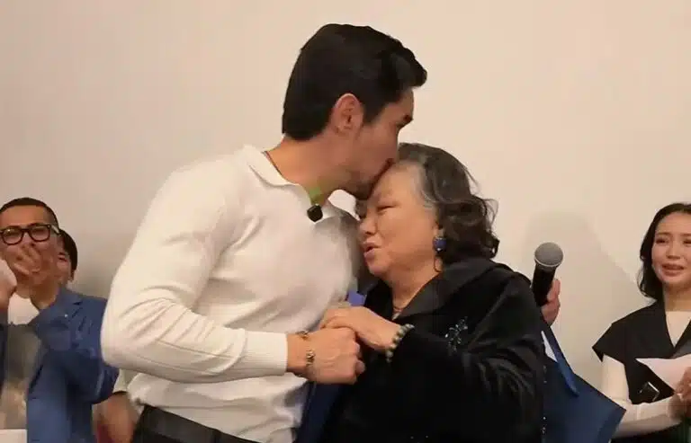 Мақсат Рақмет халық әртісі Гүлжамал Қазақбаеваға Умраға жолдама сыйлады